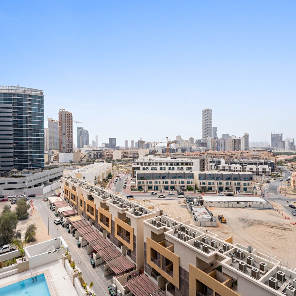 Stunning Modern 3BR Apartment in JVC