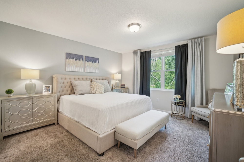 Relaxing Pet-friendly Spring Hill Escape 4 Bedroom Home
