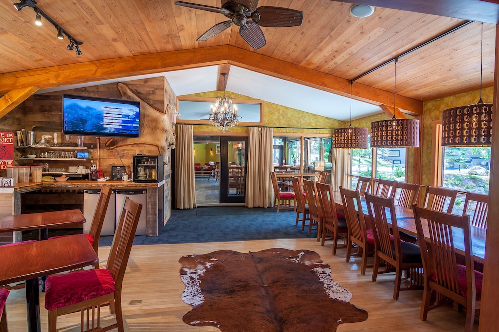 Earl Grey Lodge