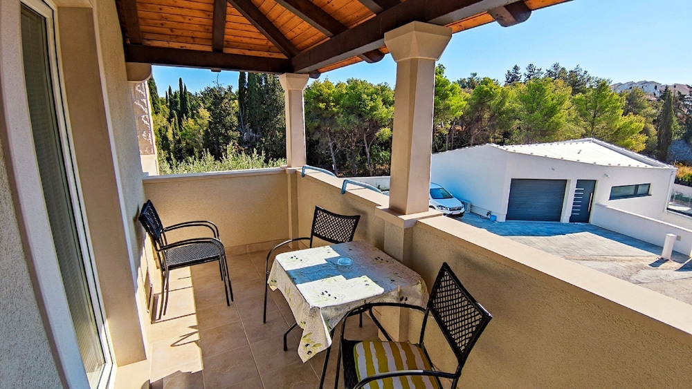 Leana Apartments , Island of Brač
