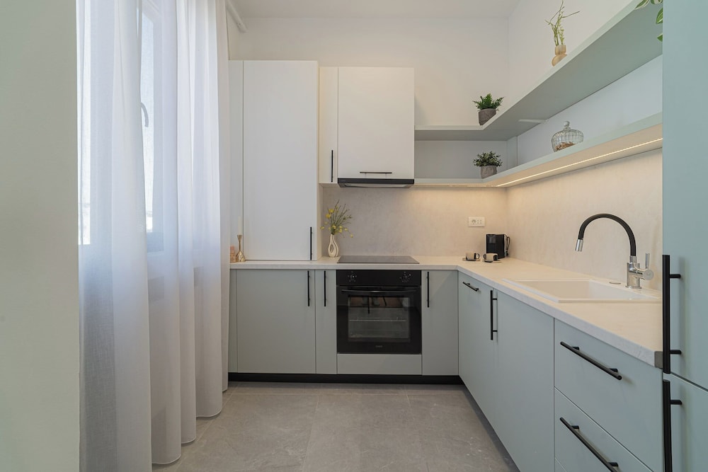 Contemporary 3-Bedroom Lofts - Modern Touches Meet Classic Elegance by Calea Victoriei
