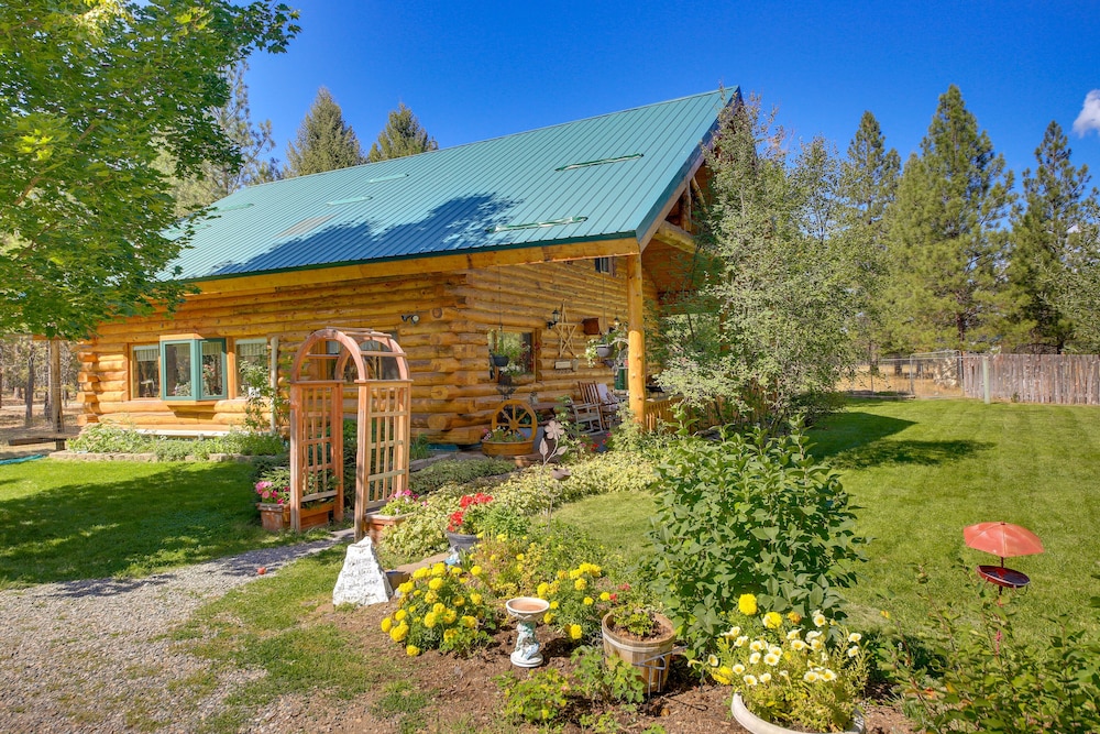 Libby Home w/ Mountain Views: Gazebo & Fire Pit! view 5
