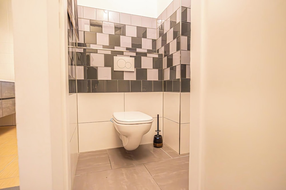 Ideal 2BR 1LR Apt for 6P Donaustadt