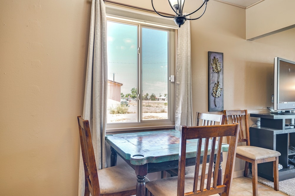 Elfrida Home w/ Yard & Fire Pit: 14 Mi to Wineries