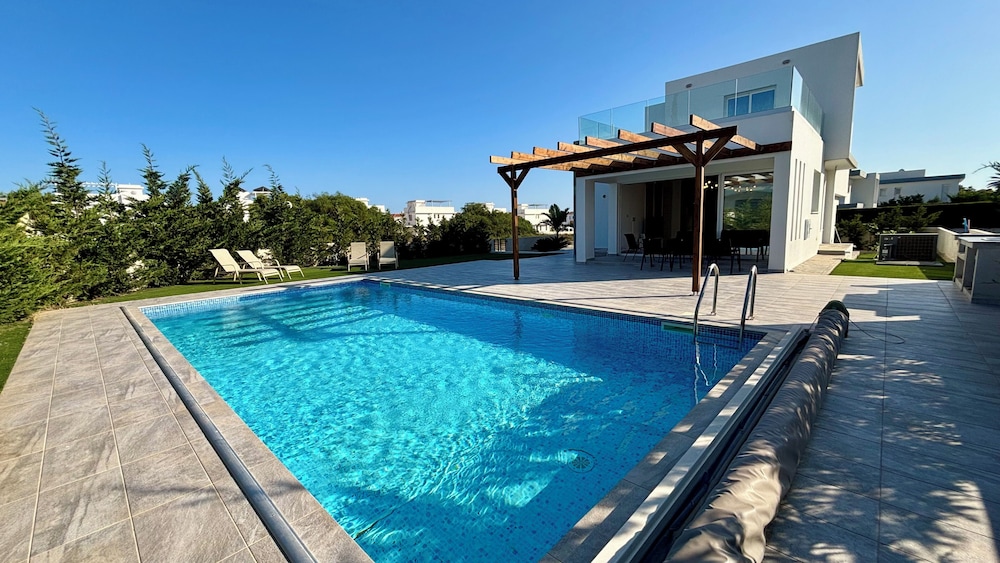 Sunrise Villa PrivatePool by TrulyCyprus