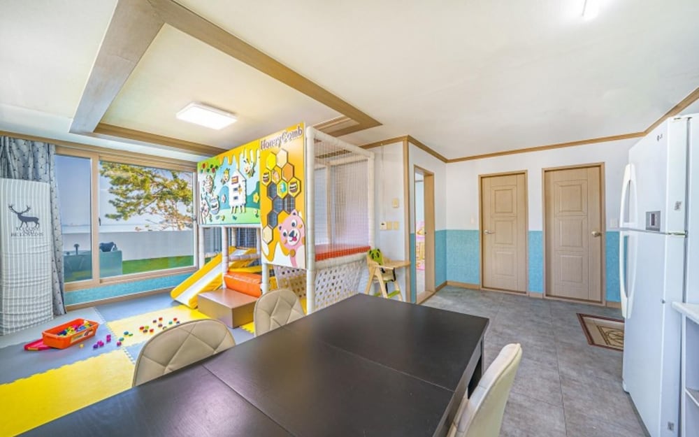 Geojedo Ocean View Dumo Mongdol Pension