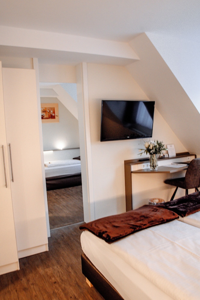 Berlin Vacations - Central Hotel Garni - Property Image 2