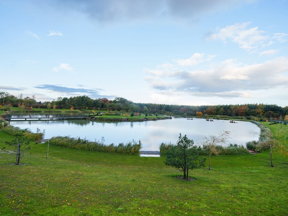 Micklemore Lakes and Lodges