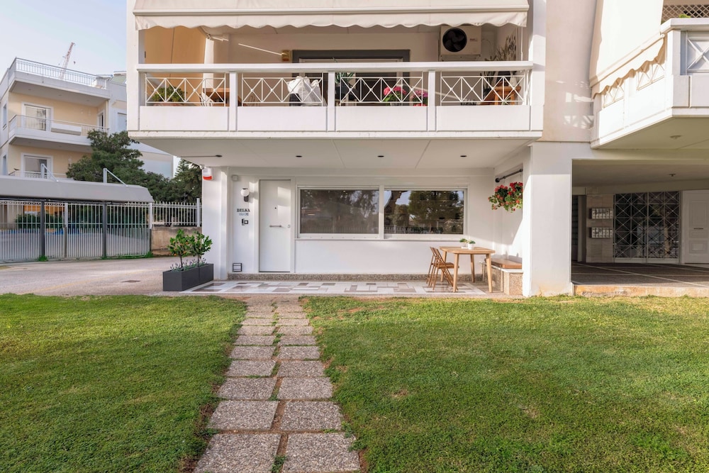 Glyfada Coastside Apartment