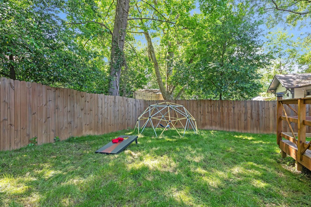 Stylish Bungalow Near Beltline & Breweries 4 Bedroom Bungalow