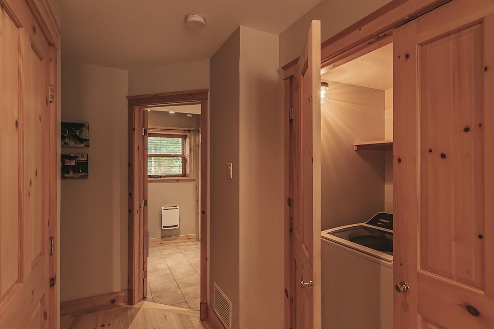Harfang 51 - Stunning log Cottage With Private hot tub Pool and Scandinavian dry Barrel Sauna