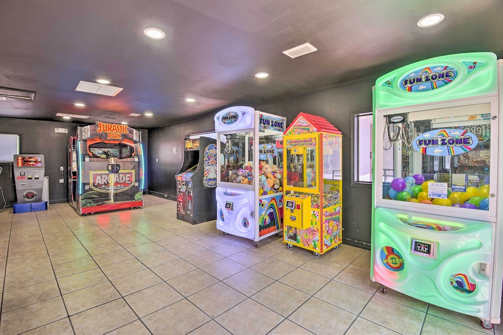 Sarasota Home w/ Full Resort Amenity Access!