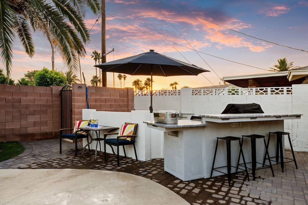 Desert Oasis Retreat Pool Spa Gameroom
