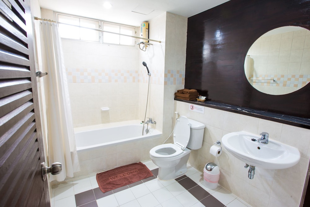 Le Vanvarothai Saladaeng Residence