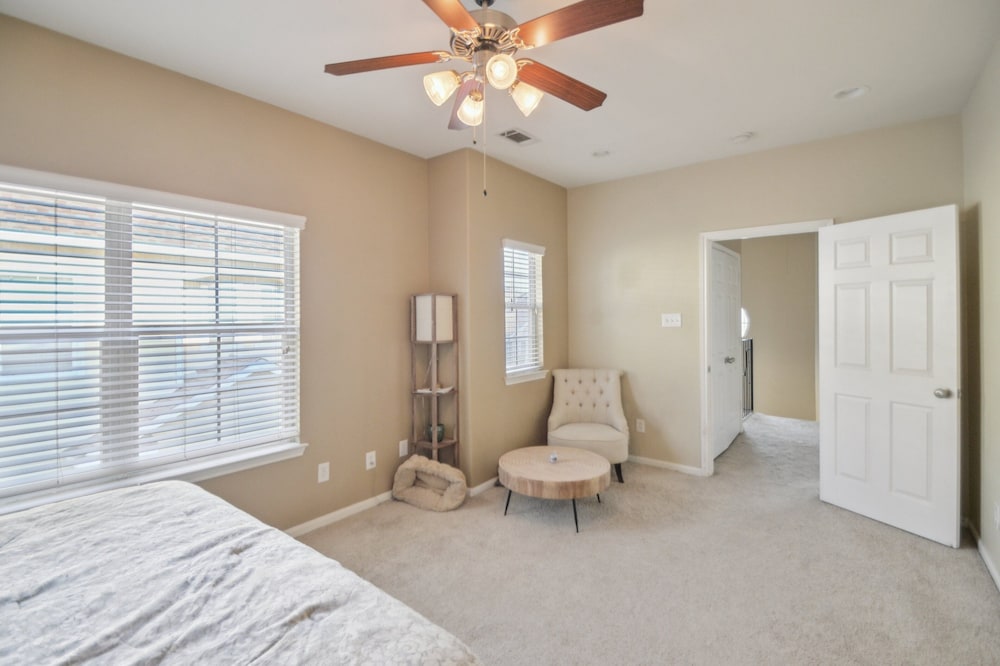 Stylish Houston Heights House 3 Bedroom Townhouse