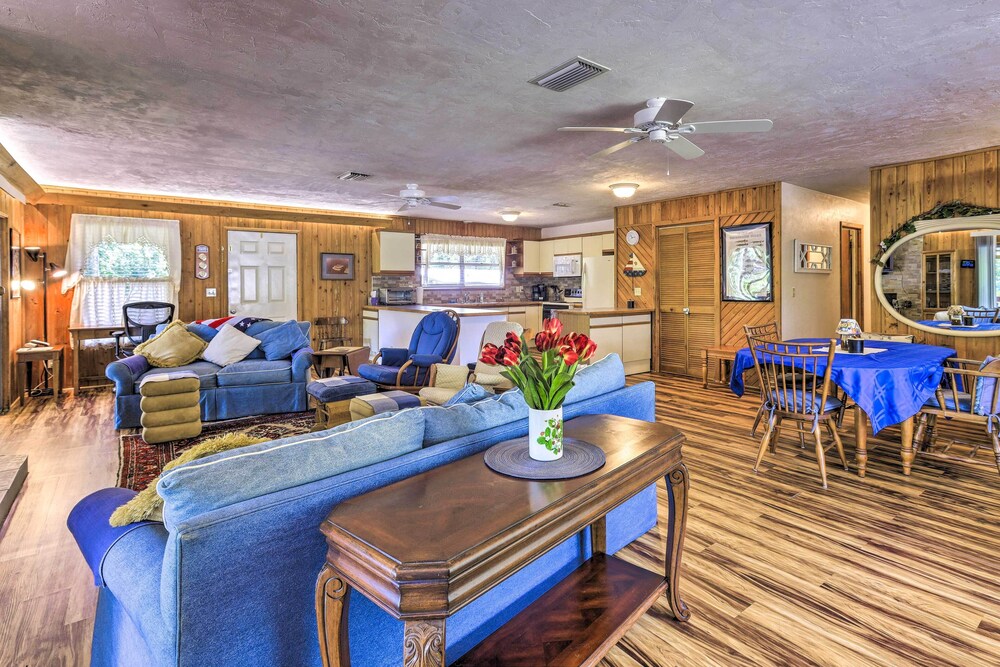 Charming Abode w/ Dock on the Suwannee River