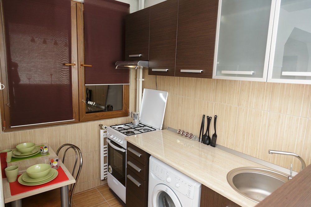 Studio D by MRG Apartments