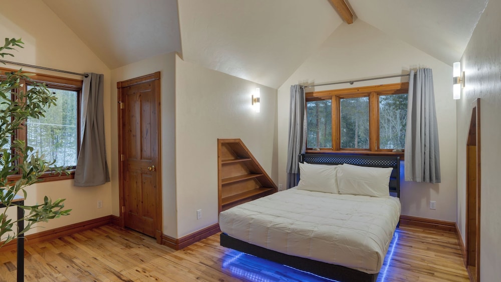 Skate Bowl, Hot Tub & Game Room Breckenridge Adventure Chalet by Avantstay