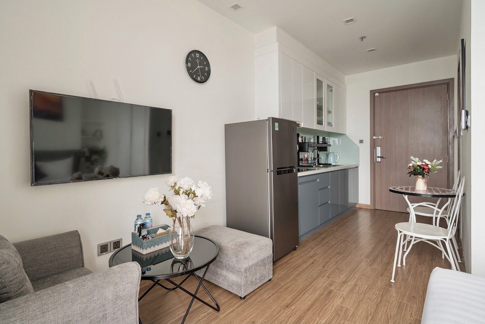 HMH - Vinhomes GreenBay Apartment