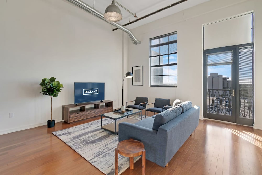 Las Olas Loft Unit Two by Sextant - Image 3