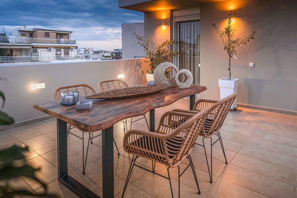 Acropolis Panorama Penthouse - Central Cozy Nest