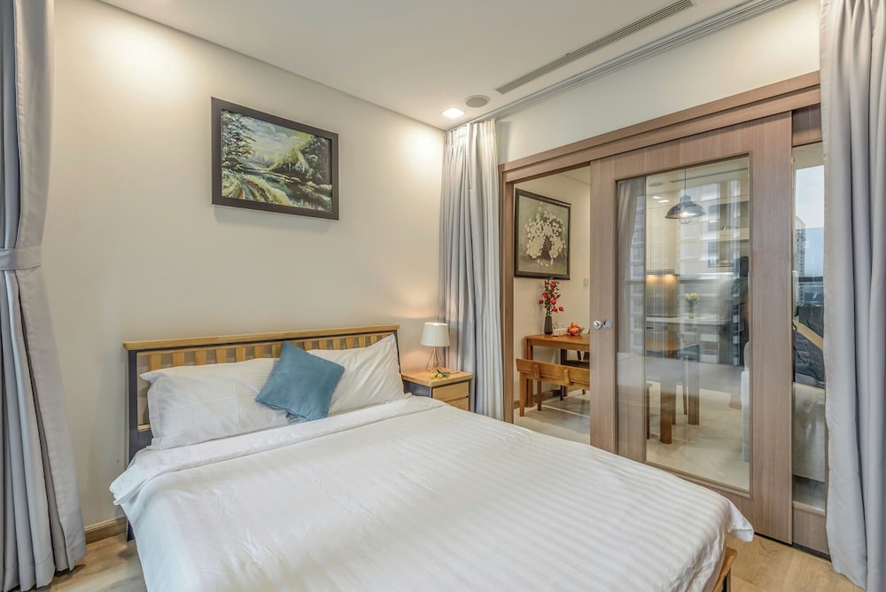 MIDTOWN Premium Stay