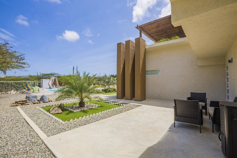 Koyari Modern Condos 3 w Private Roof Deck