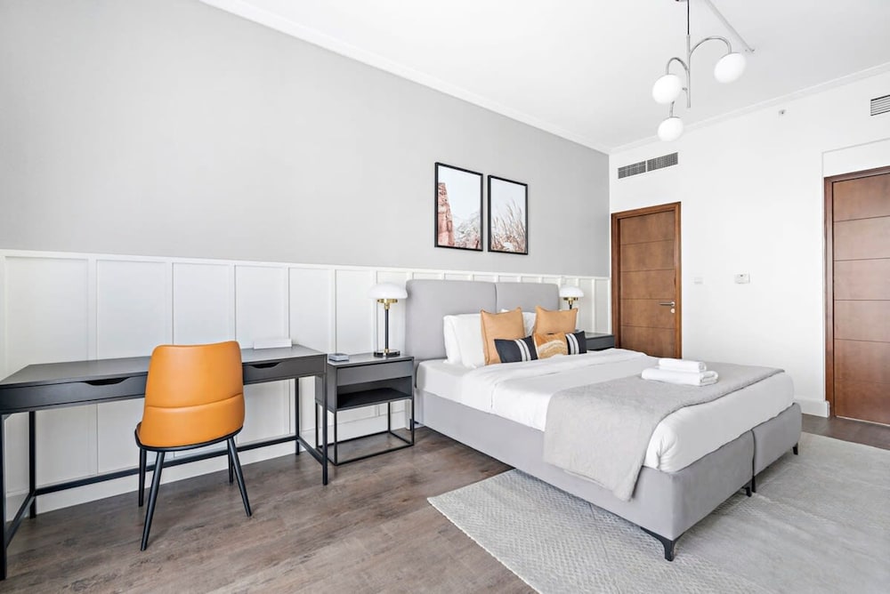 Silkhaus High Floor in Southridge Modern Tower