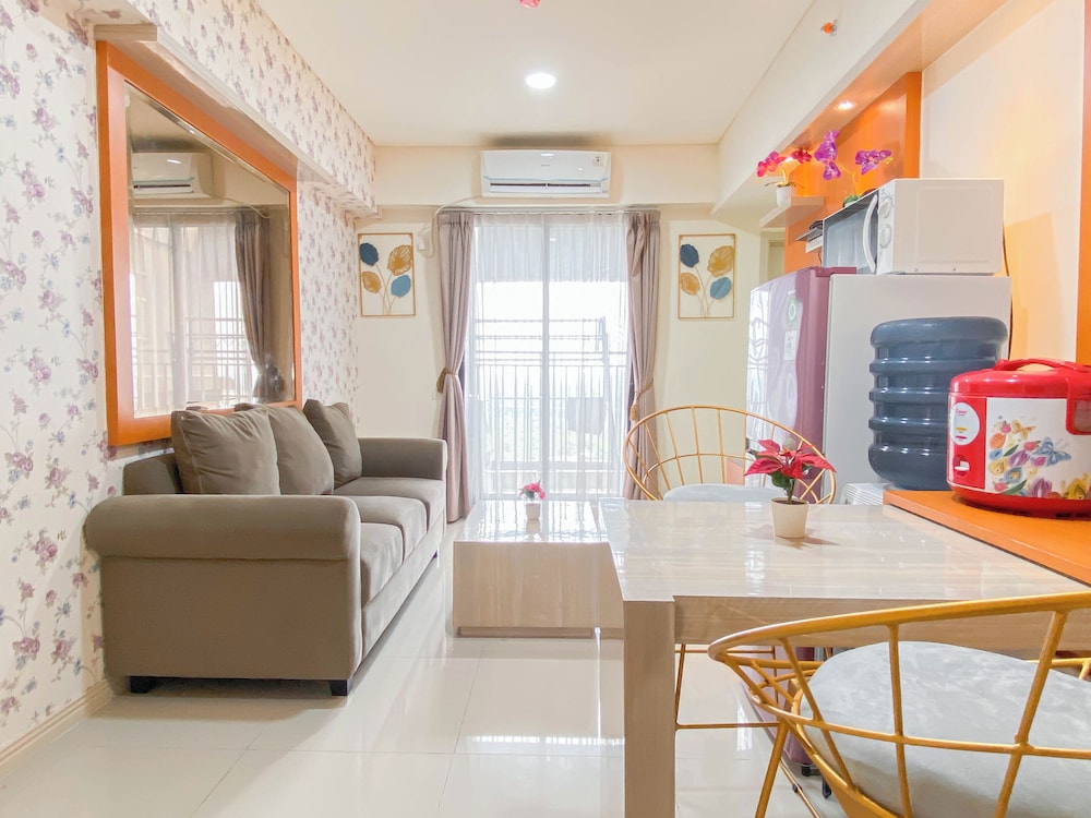 Comfort And Tidy 2Br With Extra Room Apartment Meikarta