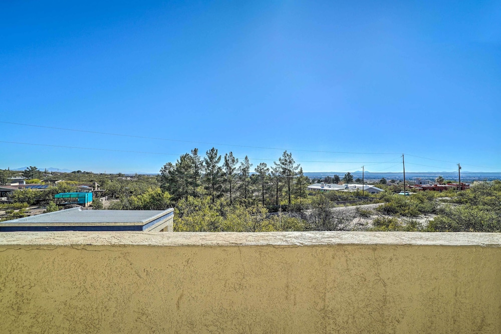 Las Cruces Home ~ 2 Mi to Nmsu Stadium! view 4