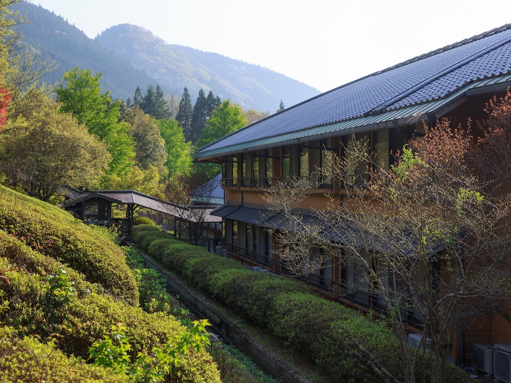 Yufuin Baien Garden Resort