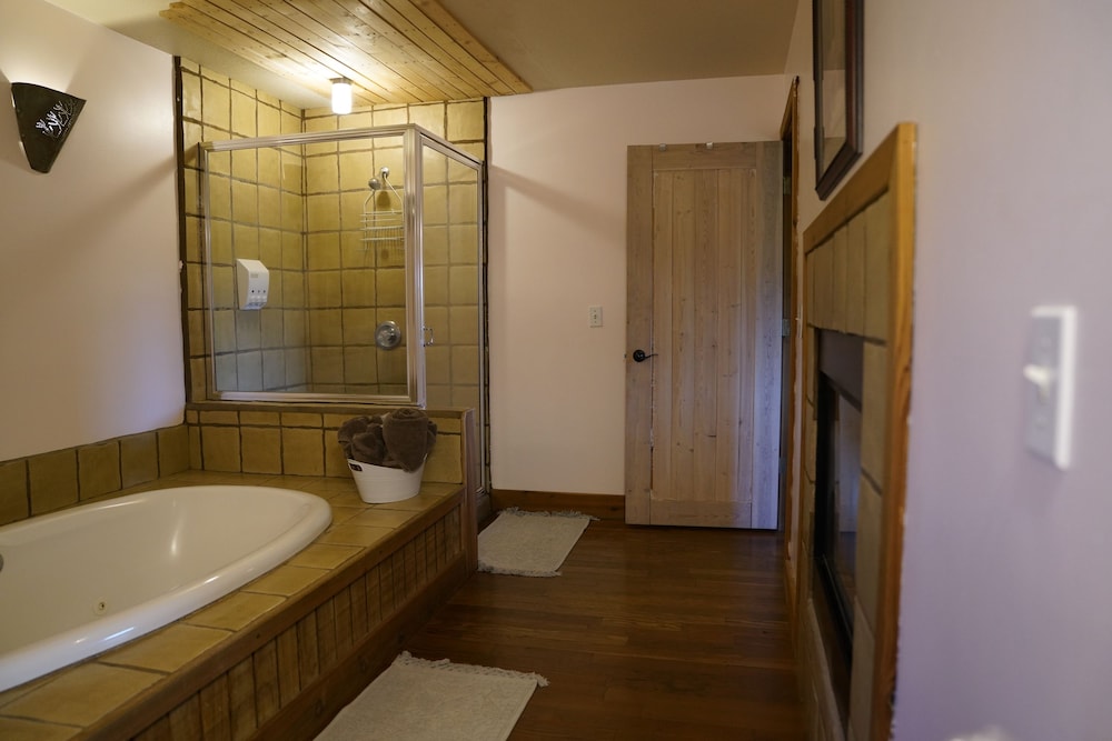 Lawrence Vacations - Circle S Ranch - Property Image 42