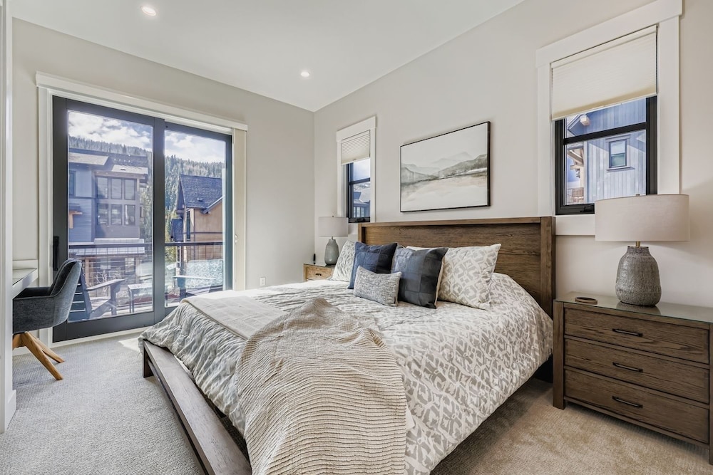 37 Alcove 3 Bedroom Townhouse
