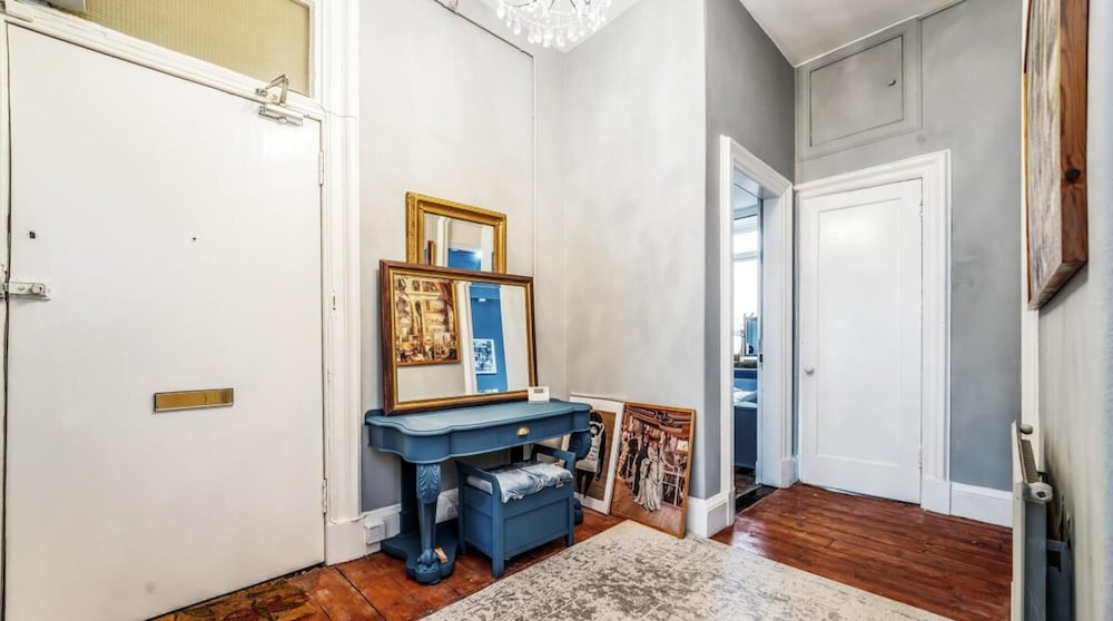 Stunning Artistic Hideout Perfect for Family view 5