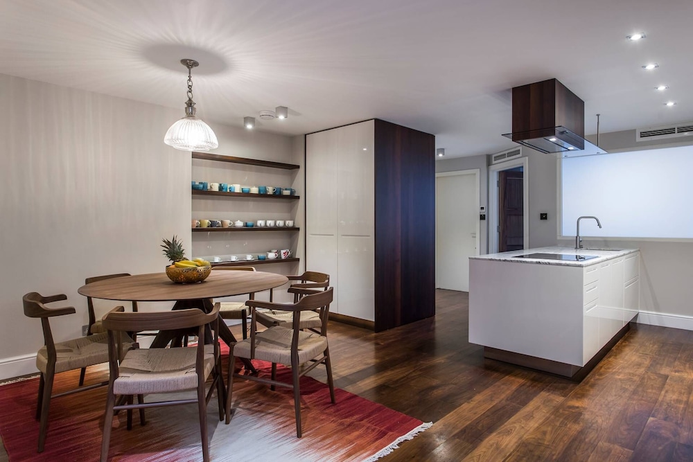 Hans Place II by Onefinestay