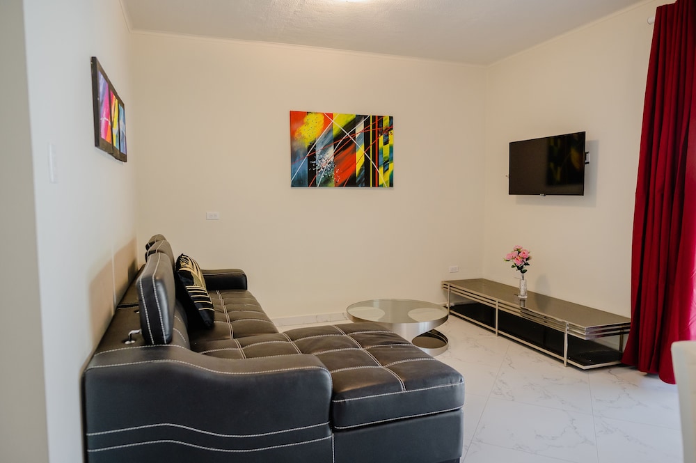 Brand new 2-bedroom Apartment 2 km From Eagle Beach