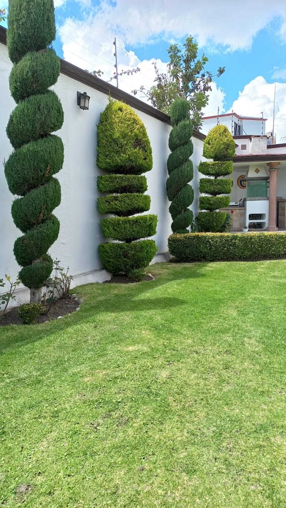 La Aurora Hotel like Home