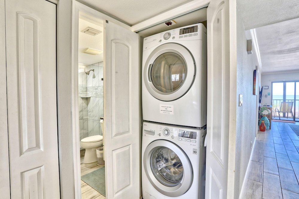 Land's End 10-303 Beach Front - Premier