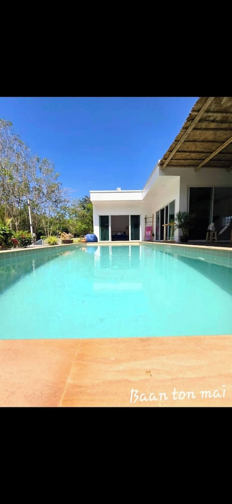 Baan ton mai 2 Bedrooms 400 m From the Beach