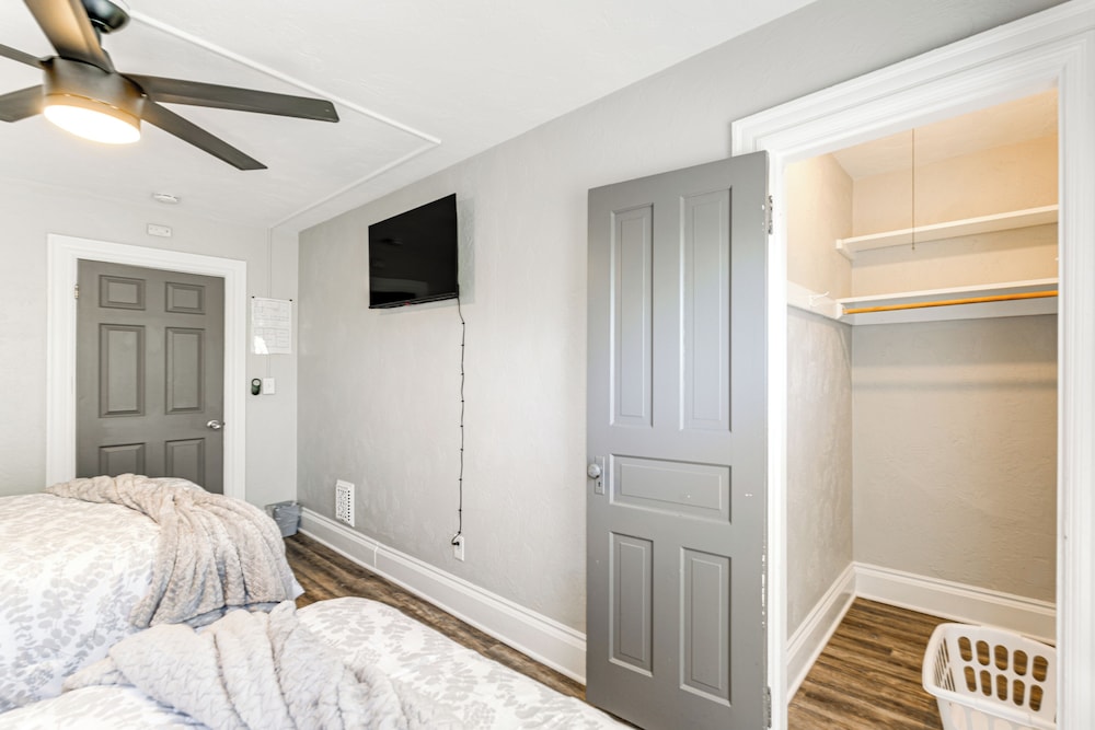 New York Vacation Rental ~ 1 Mi to Niagara Falls! view 2