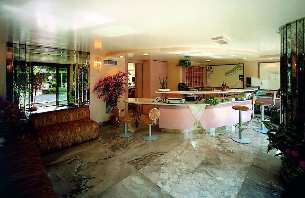 Lobby & Reception