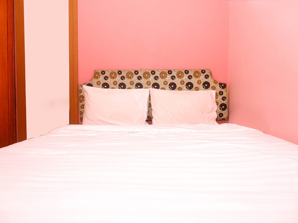 OYO 898 Joglo Family Hotel & Homestay view 4