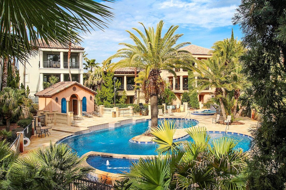 Bel Sol Luxury Tuscan-style Home Steps to Private Tropical Pool by Redawning