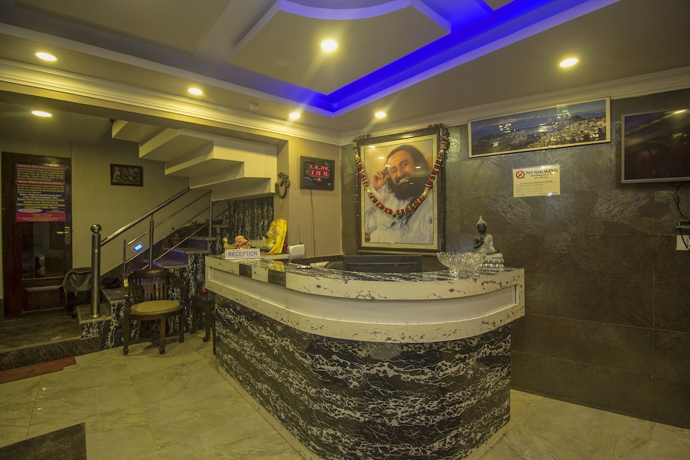 Lobby & Reception