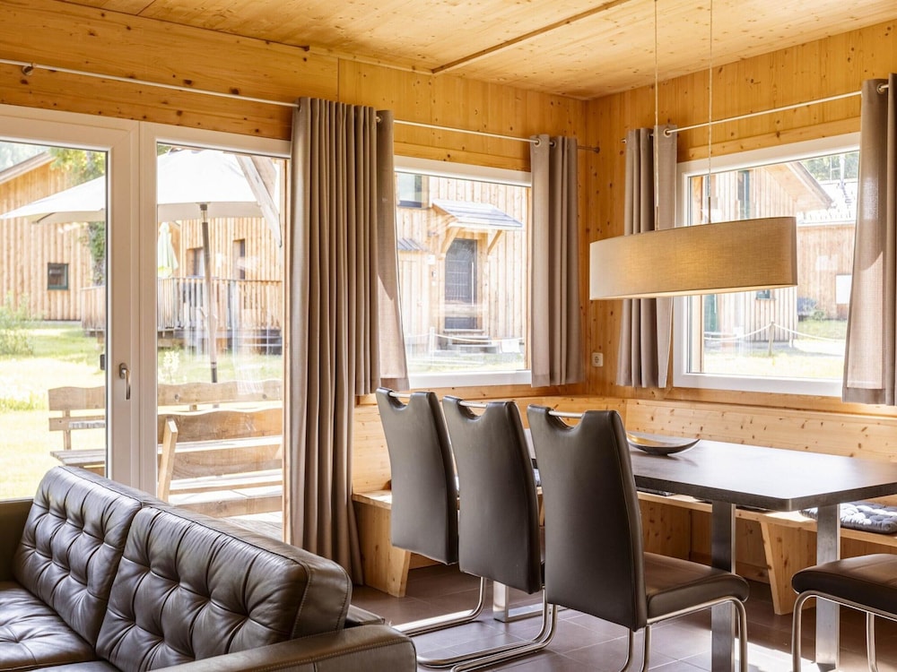 Chalet With Sauna and hot tub