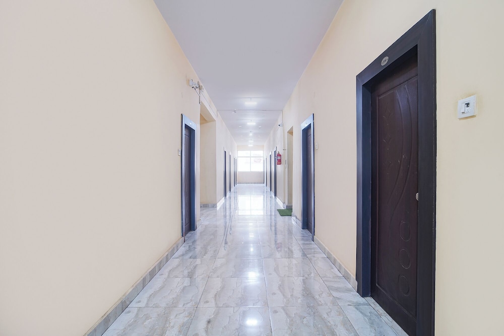 Fabhotel Sree Venkateshwara Residency