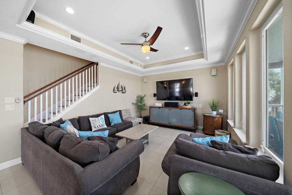 Blue Marlin Bayfront Retreat by Ryson Vacation Rentals