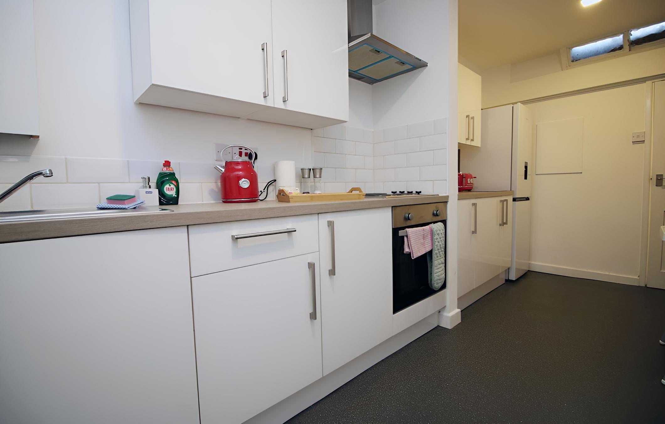 St Paul's View Apt 1 by Tŷ SA view 5