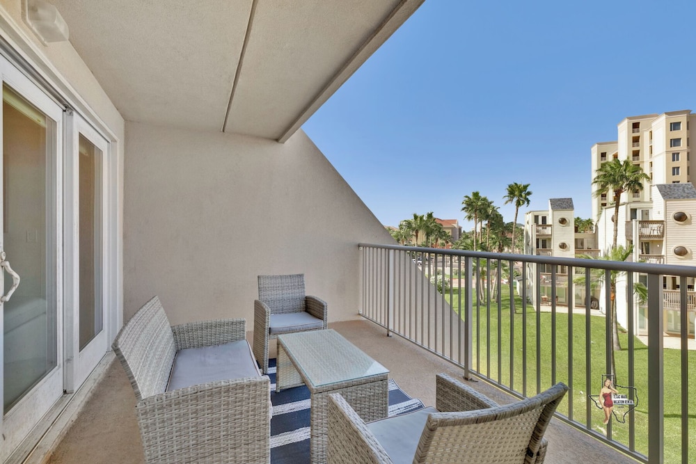 Bahia Mar-Solare Beachfront & Two Pools