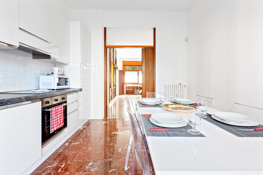 Istria & Zara Flat with Private Parking